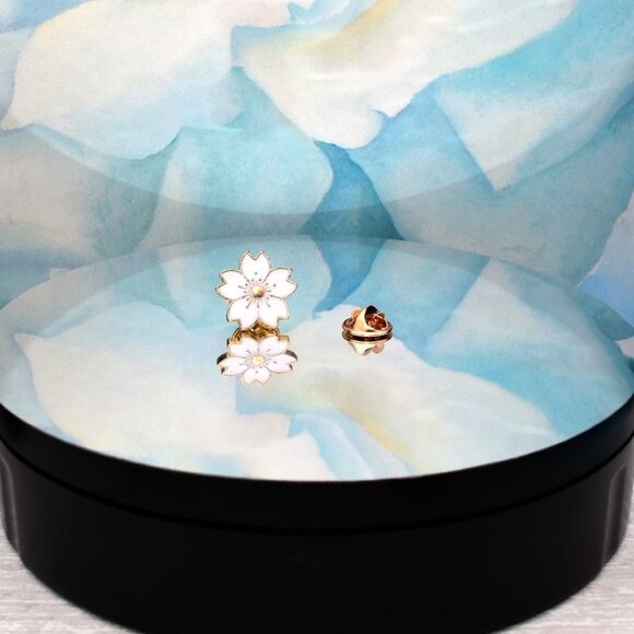 Kallie Juliet Cherry Blossom Flower Mini Brooch Pin White and Gold Gift Packaged - Picture 9 of 9